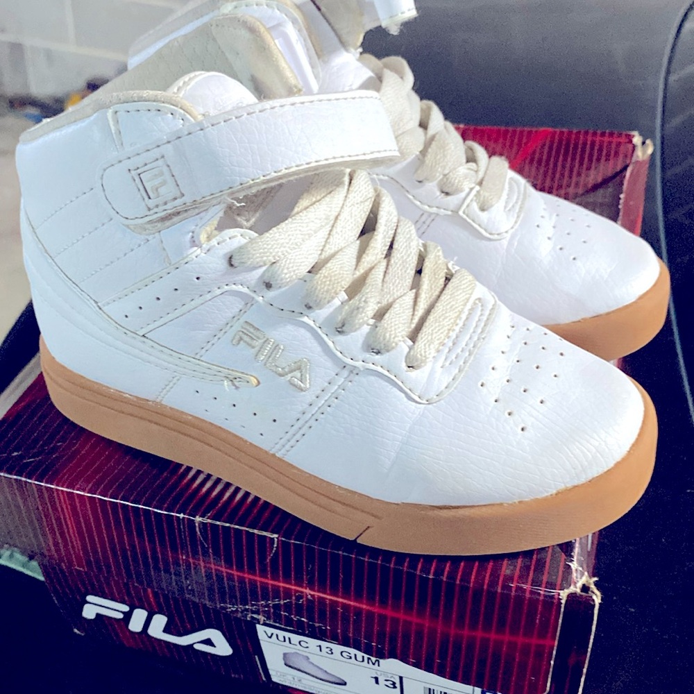 Kids Fila Vulc size 13 Gum Bottom..used! White w/gum bottom